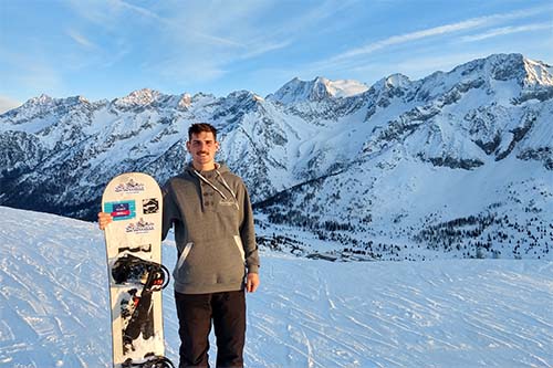 Guilherme Ribeiro disputa campeonato de Snowboard na Itália  / Foto: Divulgação Snowland